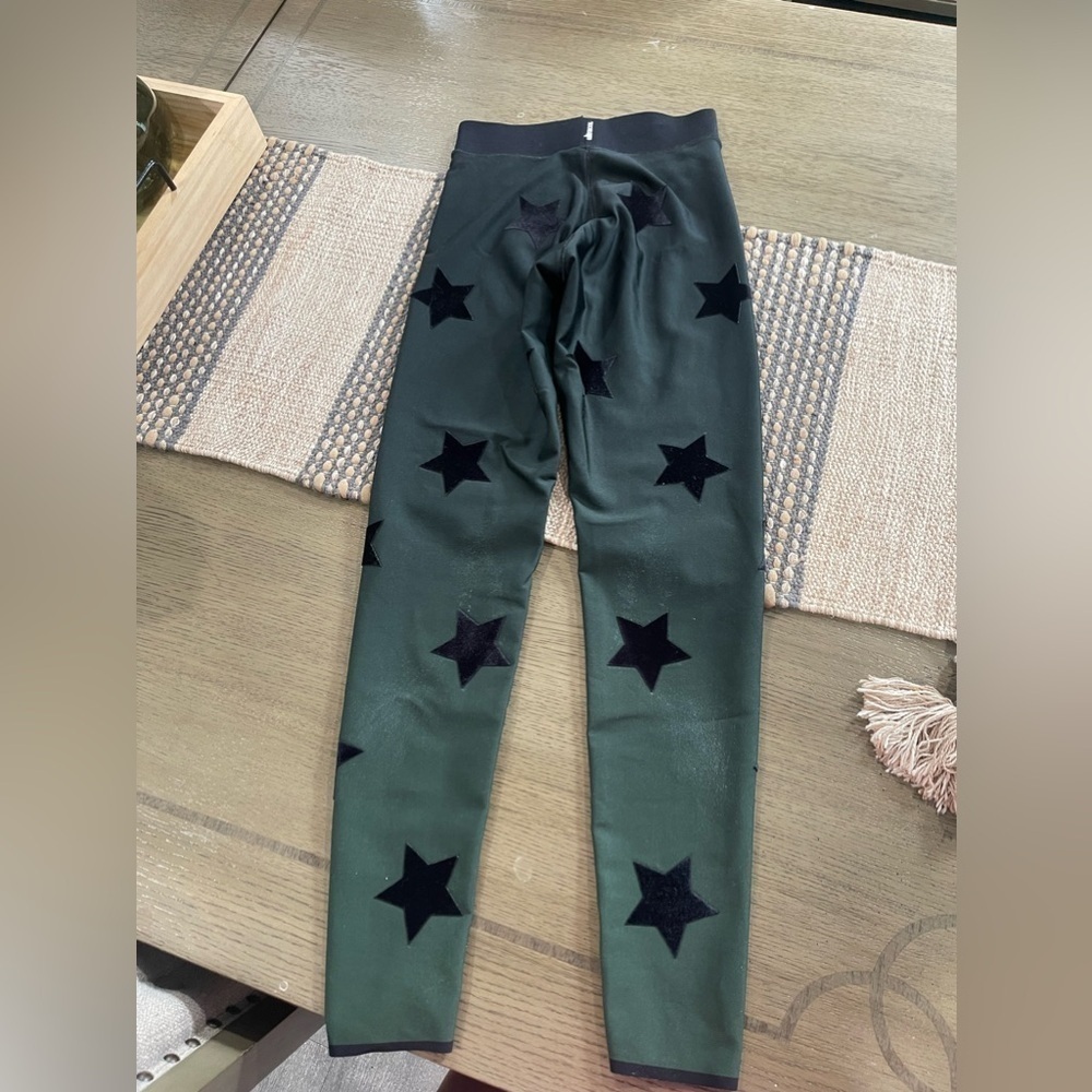 Ultracor • Gradient Knockout Legging Green
listing-status-banner